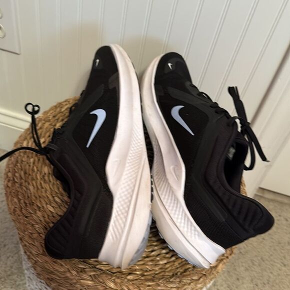 Nike Men's Quest 5 Road Running Shoe - 13 - Great Condition - Picture 4 of 8